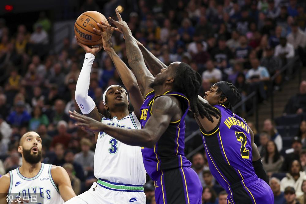 场面一度紧 场面一度紧