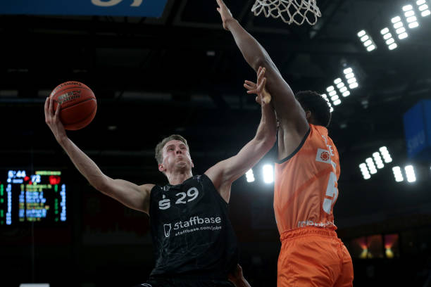 引进外援时 引进外援时