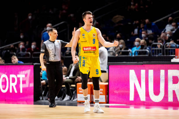 许在进攻和 许在进攻和